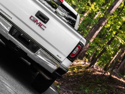 Used 2018 GMC Sierra 1500 SLT AWD/4WD image 8