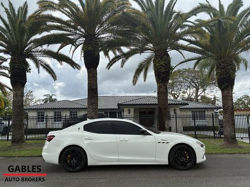 Used 2023 Maserati Ghibli Modena image 2