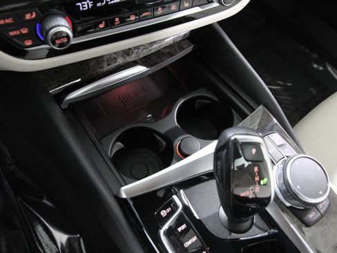 Certified 2022 BMW 530i xDrive w/ Convenience Package image 17