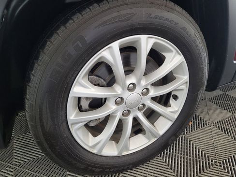 Used 2020 Jeep Cherokee Latitude FWD image 31