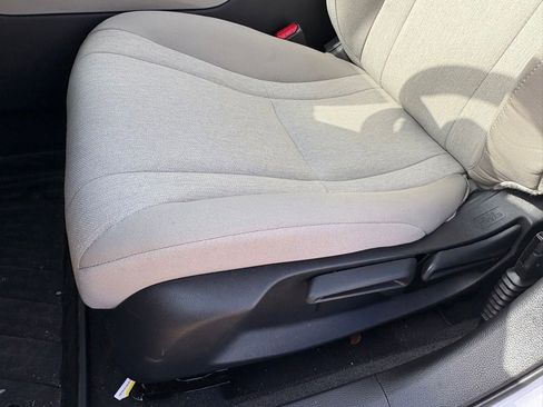 Used 2025 Honda Accord LX image 19
