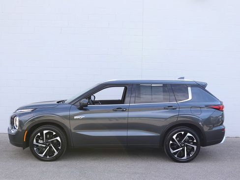 Used 2025 Mitsubishi Outlander 4WD Plug-In Hybrid image 9