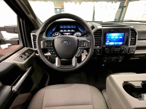 Certified 2022 Ford F350 XLT w/ XLT Value Package image 5