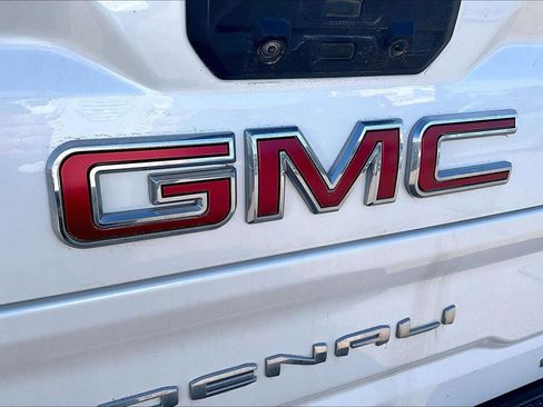 Used 2020 GMC Sierra 2500 Denali w/ Denali Ultimate Package AWD/4WD image 6