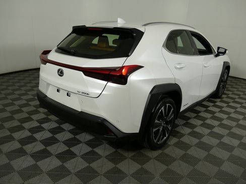 Used 2021 Lexus UX 250h w/ Premium Package image 3