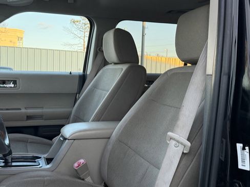 Used 2009 Ford Flex SE image 17