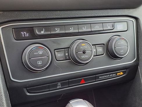 Used 2020 Volkswagen Atlas SE w/ Panoramic Sunroof Package image 9