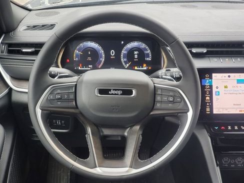 New 2026 Jeep Grand Cherokee Limited w/ Limited Altitude Package AWD/4WD image 18