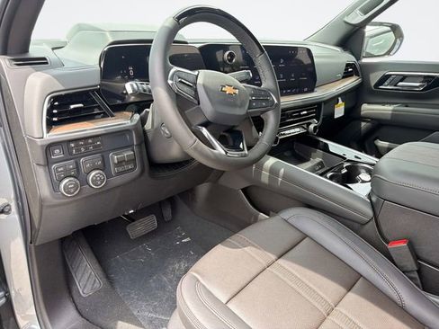 New 2026 Chevrolet Suburban High Country AWD/4WD image 23