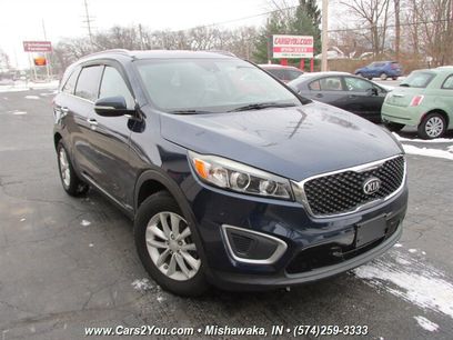 Used 2017 Kia Sorento LX w/ LX Convenience Package