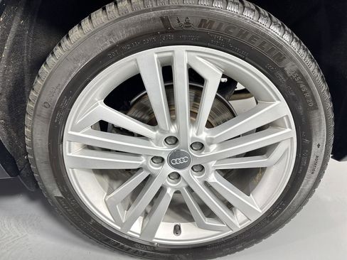 Used 2018 Audi Q5 2.0T Premium Plus w/ Premium Plus Package image 3