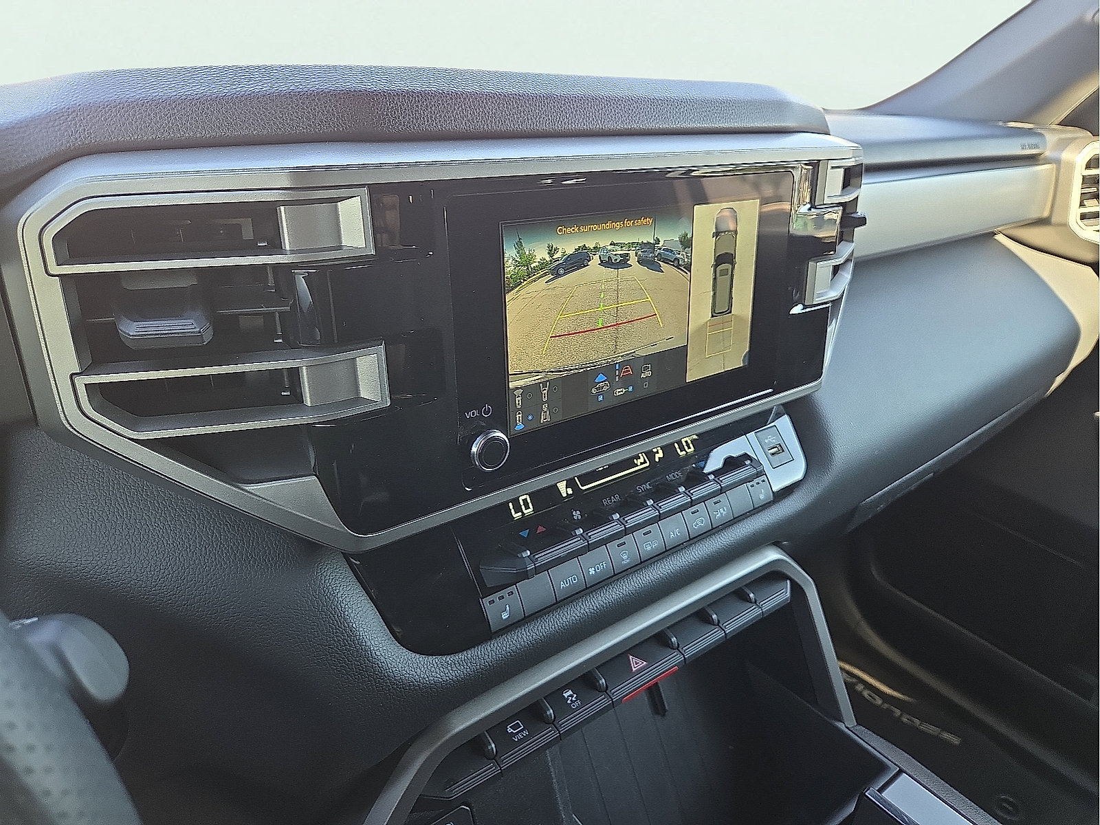 Used 2025 Toyota Sequoia SR5 AWD/4WD image 18