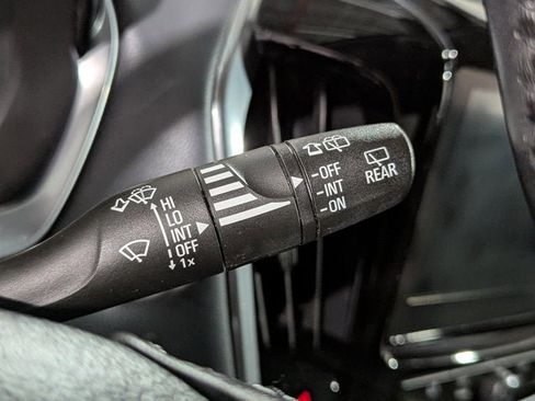 Used 2020 Chevrolet Traverse LT image 37