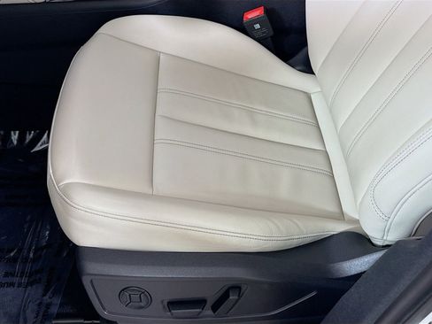 Used 2025 Audi Q5 Premium w/ Convenience Package AWD/4WD image 12