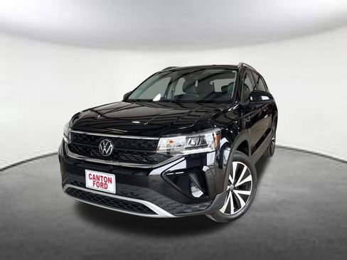 Used 2024 Volkswagen Taos SE image 1