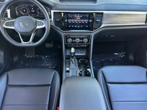 Used 2022 Volkswagen Atlas Cross Sport SE w/ Panoramic Sunroof Package FWD image 15