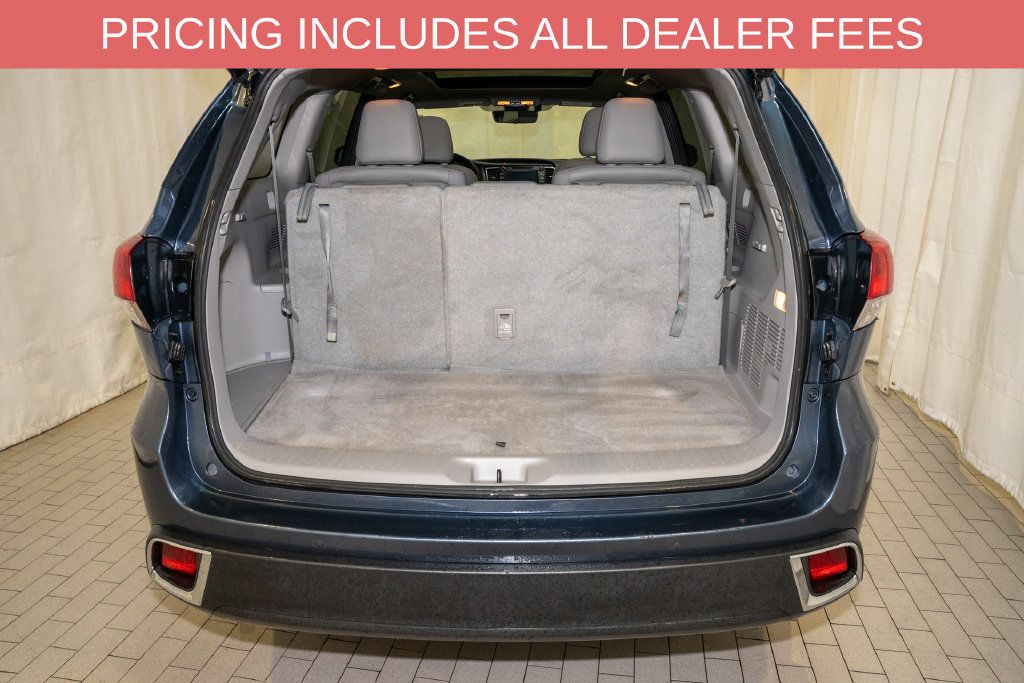 Used 2017 Toyota Highlander Limited Platinum AWD/4WD image 5