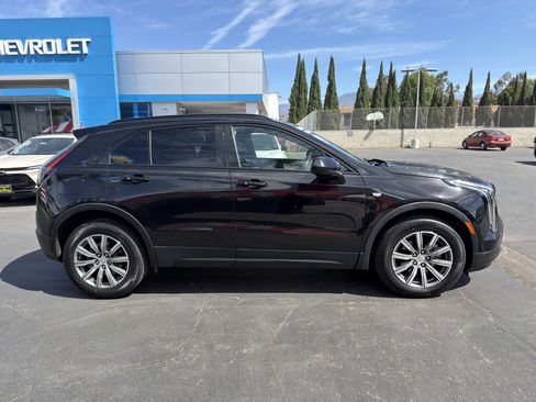 Used 2019 Cadillac XT4 Sport w/ Cold Weather Package FWD image 9