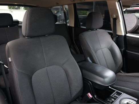 Used 2011 Mitsubishi Endeavor LS AWD/4WD image 16