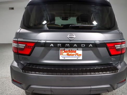 Used 2022 Nissan Armada SL w/ Captain's Chairs Package image 8