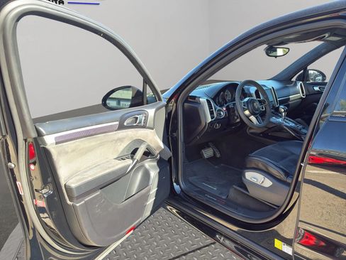 Used 2017 Porsche Cayenne GTS AWD/4WD image 24