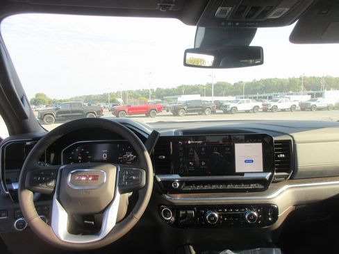 New 2026 GMC Sierra 2500 SLT w/ SLT Premium Package image 17