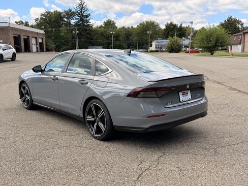 Used 2025 Honda Accord Sport image 5