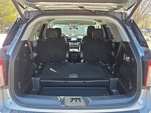 Used 2021 Ford Explorer XLT w/ Equipment Group 202A image 25