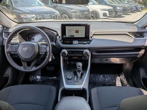 Used 2025 Toyota RAV4 LE AWD/4WD image 19