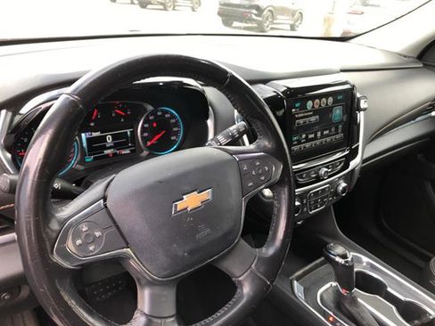 Used 2019 Chevrolet Traverse LT image 9