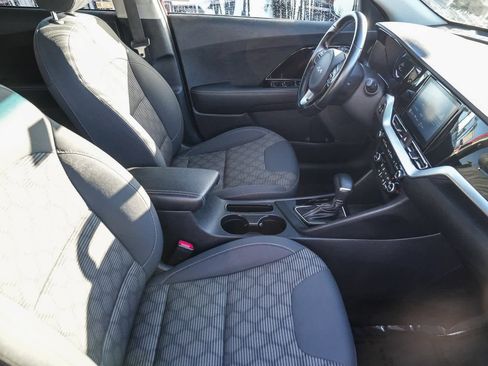 Used 2022 Kia Niro LXS image 14