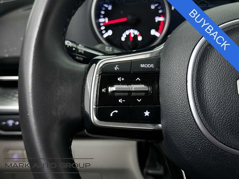 Used 2024 Kia Carnival LX FWD image 32