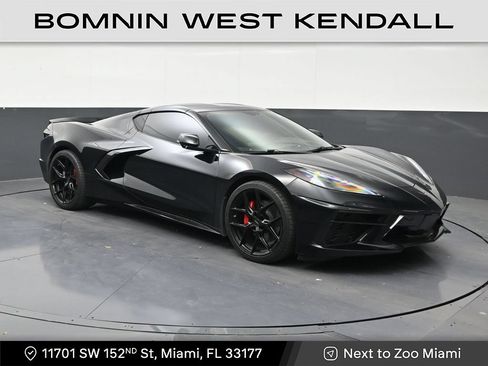 Used 2021 Chevrolet Corvette Stingray Preferred Cpe w/ 2LT RWD image 1