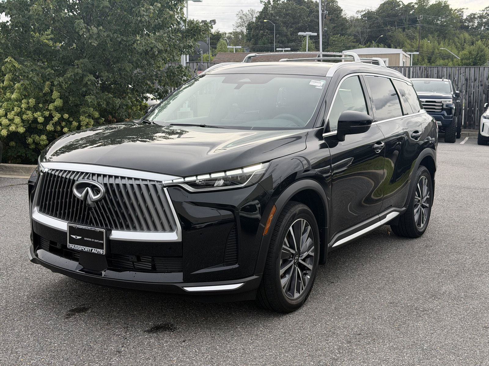 Used 2026 INFINITI QX60 Luxe w/ Family Package AWD/4WD image 1