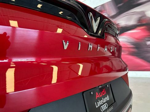 Used 2025 VinFast VF 8 Eco AWD/4WD image 28