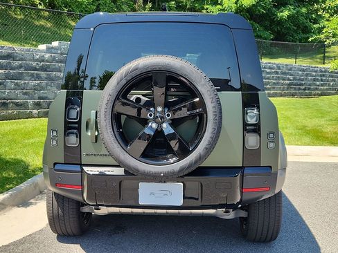 New 2026 Land Rover Defender 110 S AWD/4WD image 7