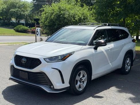 Used 2024 Toyota Highlander XSE AWD/4WD image 1