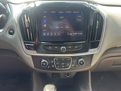 Used 2020 Chevrolet Traverse LT w/ LT Premium Package AWD/4WD image 30