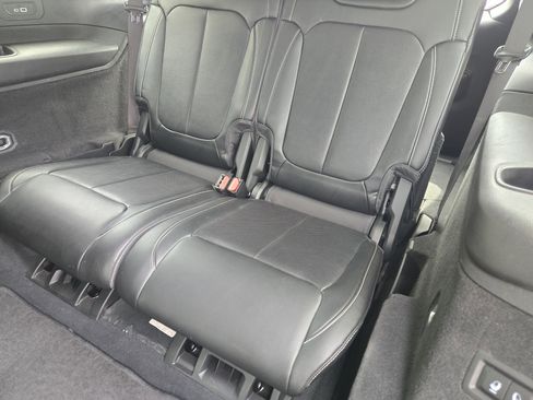 Used 2023 Jeep Grand Cherokee L Overland image 34