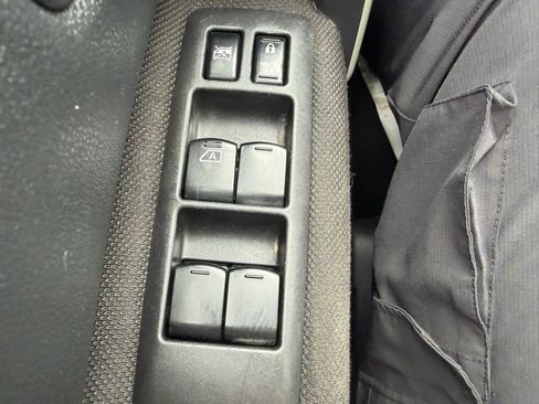 Used 2013 Nissan Rogue SV AWD/4WD image 14