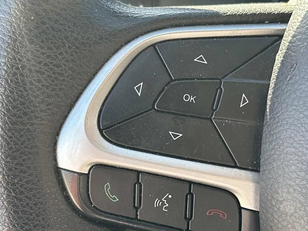 Used 2018 Jeep Compass Sport FWD image 24
