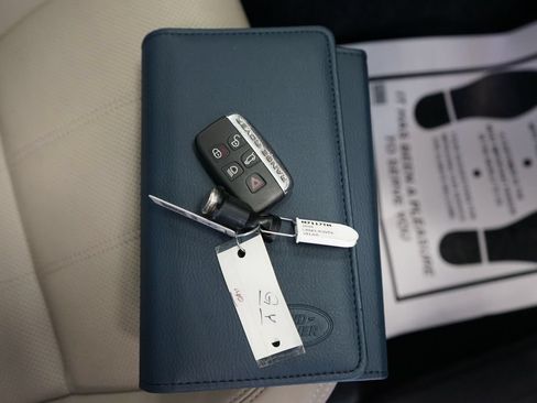 Used 2018 Land Rover Range Rover Velar S AWD/4WD image 56