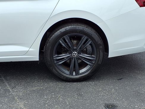 Used 2024 Volkswagen Jetta SE w/ Panoramic Sunroof Package FWD image 10