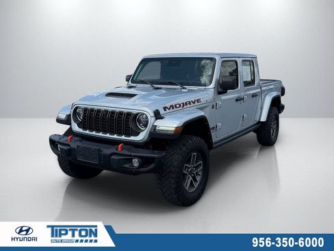 Used 2024 Jeep Gladiator Mojave AWD/4WD image 1