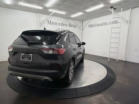 Used 2020 Ford Escape Titanium w/ Titanium Premium Package 2.0 FWD image 7