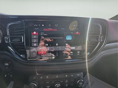 Used 2024 Dodge Durango GT image 31