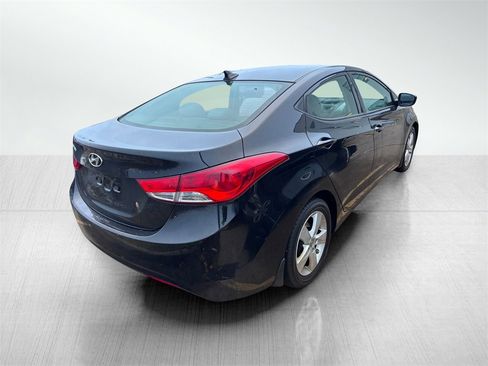 Used 2013 Hyundai Elantra GLS w/ Preferred Pkg image 3