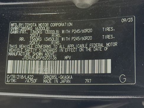 Used 2023 Toyota 4Runner Limited AWD/4WD image 32