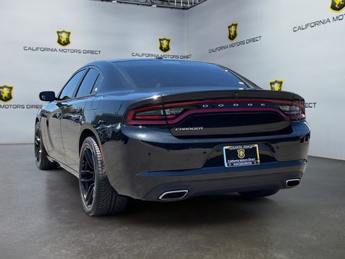 Used 2020 Dodge Charger SXT w/ Leather Interior Group RWD image 7