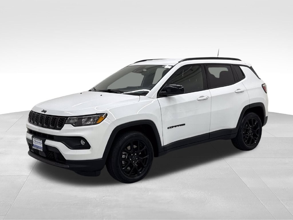 Used 2025 Jeep Compass Latitude w/ Altitude Special Edition AWD/4WD image 4